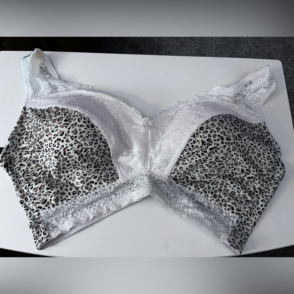 Rhonda Shear 3x White Lace & Leopard Print Bra